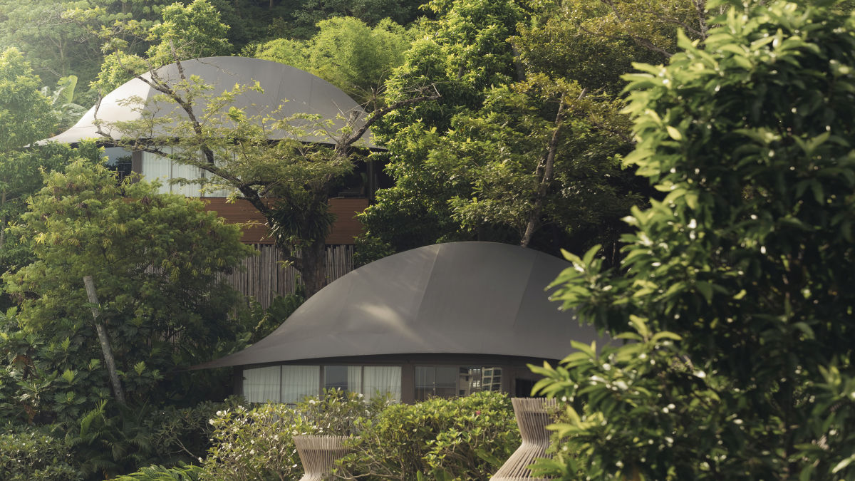 Tent pool villa