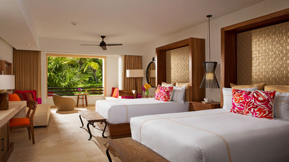 Junior suite tropical view