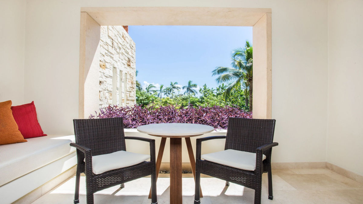 Junior suite tropical view