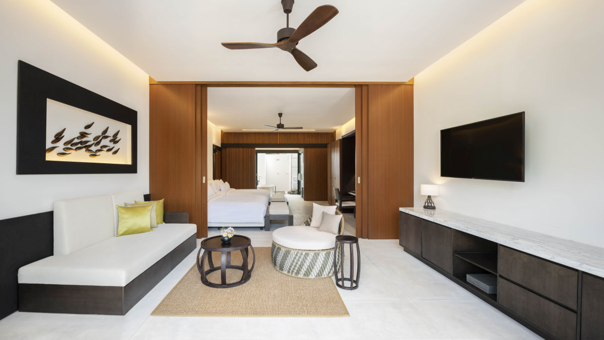 Tengerparti villa medencével