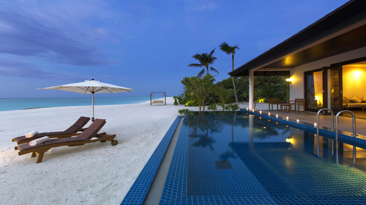 Sunset pool villa