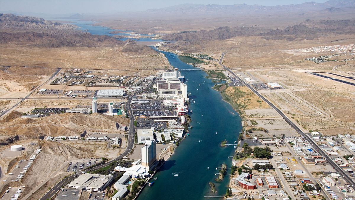 Laughlin 