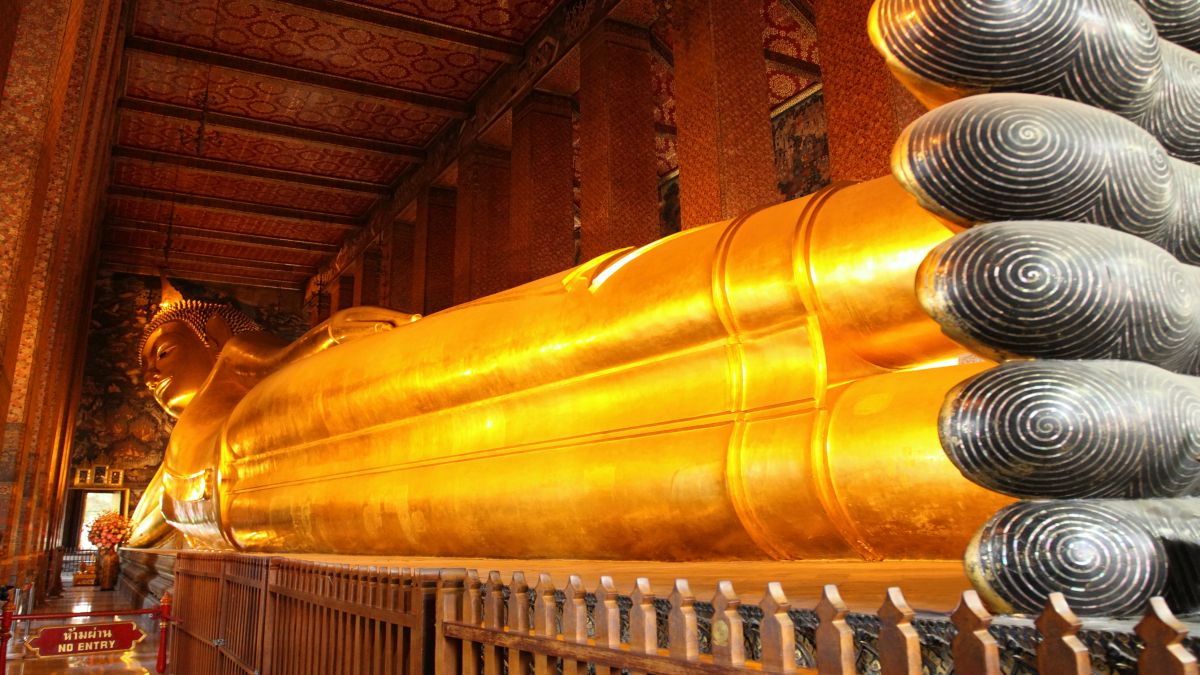 Fekvő Buddha