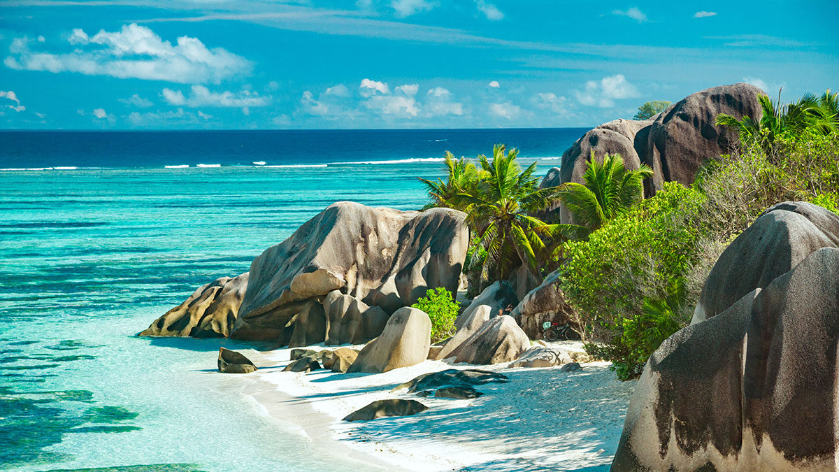 Seychelle-szigetek | tengerpart sziklákkal - OTP Travel Utazási Iroda