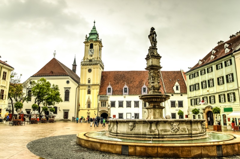 Szlovákia | Pozsony | Maximilianus-kút - OTP Travel Utazási Iroda