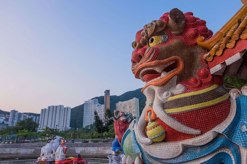 Hongkong: a Repulse-öböl színpompás Isten-szobrai - OTP TRAVEL utazási iroda