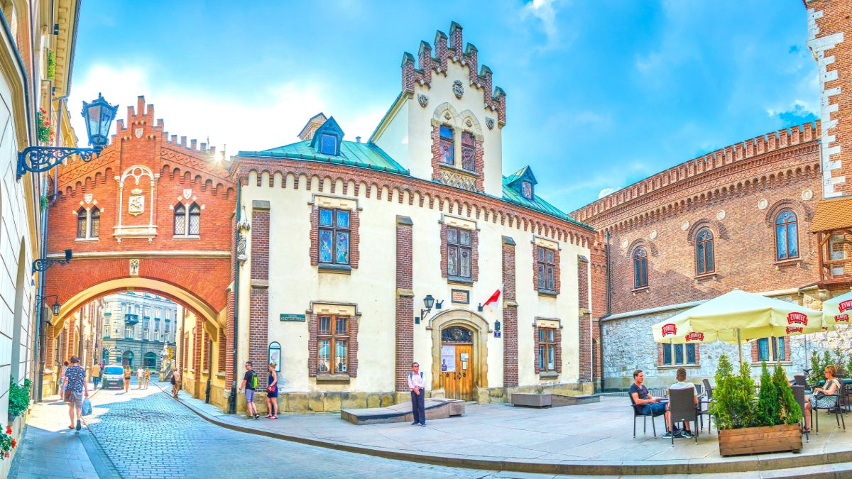 Krakkó középkori művészete Krakkó középkori művészete - csoportos városlátogatás művészettörténész vezetésével | OTP TRAVEL Utazási Iroda