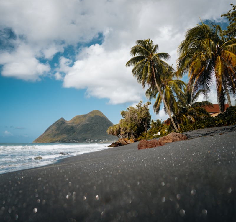 Martinique utazás, fekete homokos strand - OTP Travel Utazási Iroda